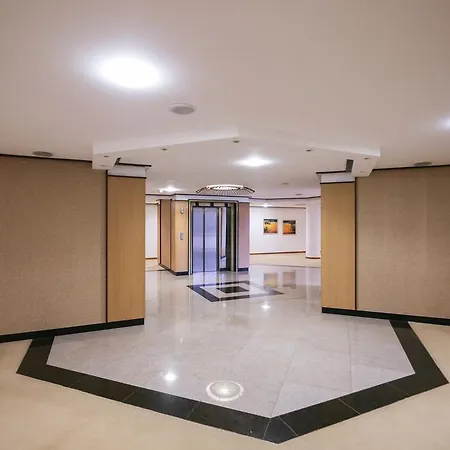 Private In Emerald Beach *