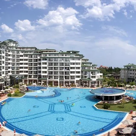 Private In Emerald Beach Lejlighed