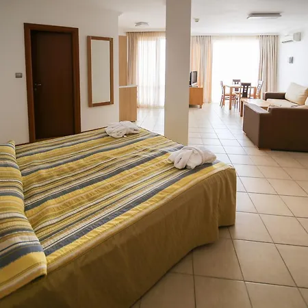 Private In Emerald Beach *