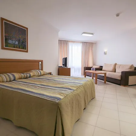 Private In Emerald Beach Lejlighed